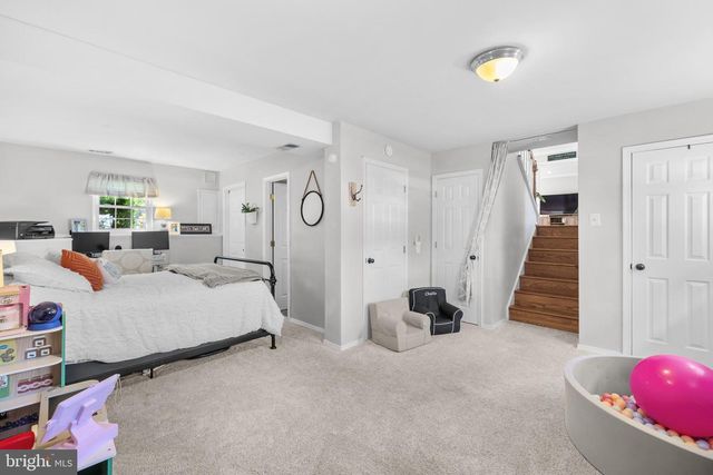 1315 BAYSHIRE LN, Herndon, VA 20170