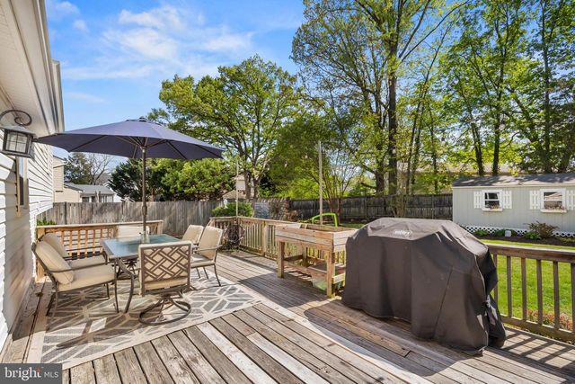 1315 BAYSHIRE LN, Herndon, VA 20170