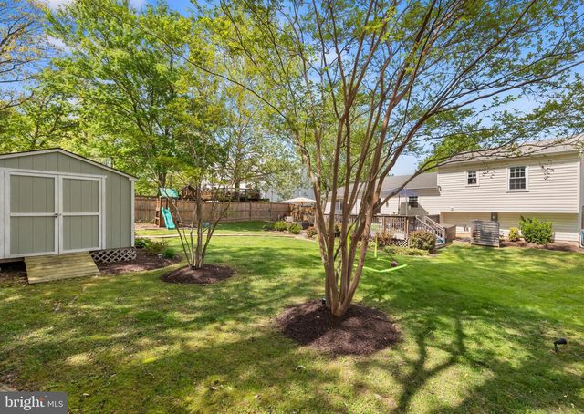 1315 BAYSHIRE LN, Herndon, VA 20170