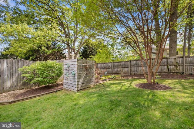 1315 BAYSHIRE LN, Herndon, VA 20170