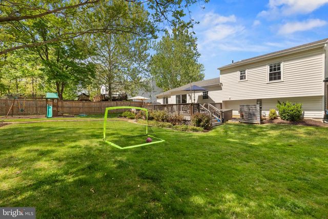 1315 BAYSHIRE LN, Herndon, VA 20170