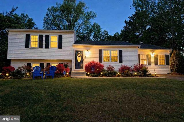 1315 BAYSHIRE LN, Herndon, VA 20170