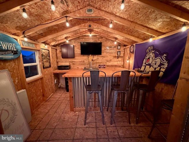 1315 BAYSHIRE LN, Herndon, VA 20170