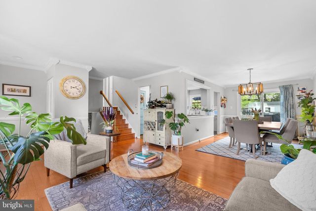 1315 BAYSHIRE LN, Herndon, VA 20170