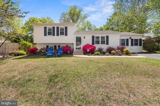 1315 BAYSHIRE LN, Herndon, VA 20170