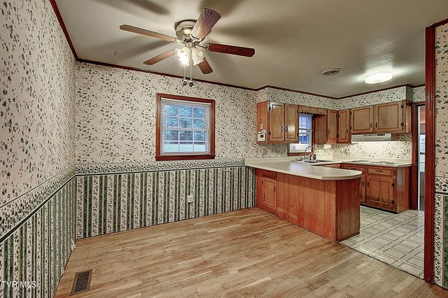 512 Old Airport Road, Bristol, VA 24201