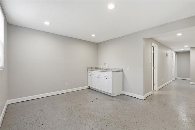 4308 Highland Avenue, Kansas City, MO 64110