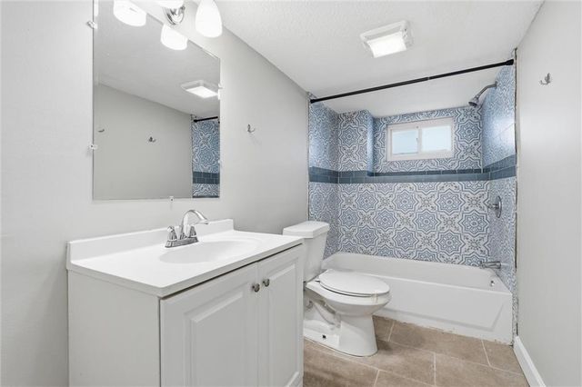 4308 Highland Avenue, Kansas City, MO 64110