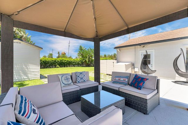 2301 Ridgeway Avenue, West Palm Beach, FL 33401