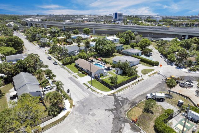 2301 Ridgeway Avenue, West Palm Beach, FL 33401