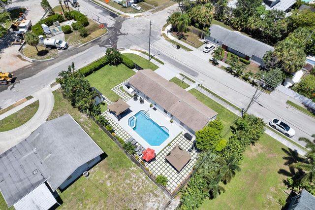2301 Ridgeway Avenue, West Palm Beach, FL 33401