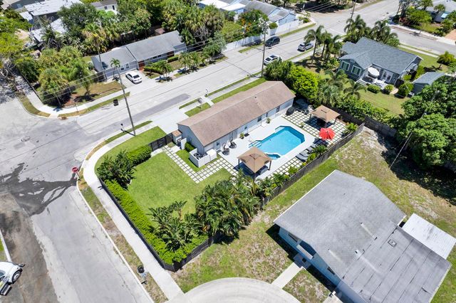 2301 Ridgeway Avenue, West Palm Beach, FL 33401