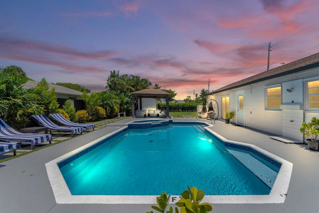 2301 Ridgeway Avenue, West Palm Beach, FL 33401