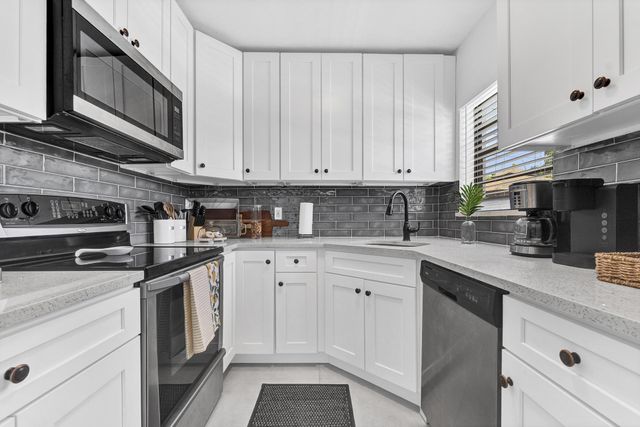 2301 Ridgeway Avenue, West Palm Beach, FL 33401