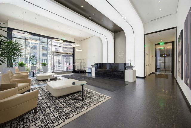 188 Brookline Ave 19D, Boston, MA 02215