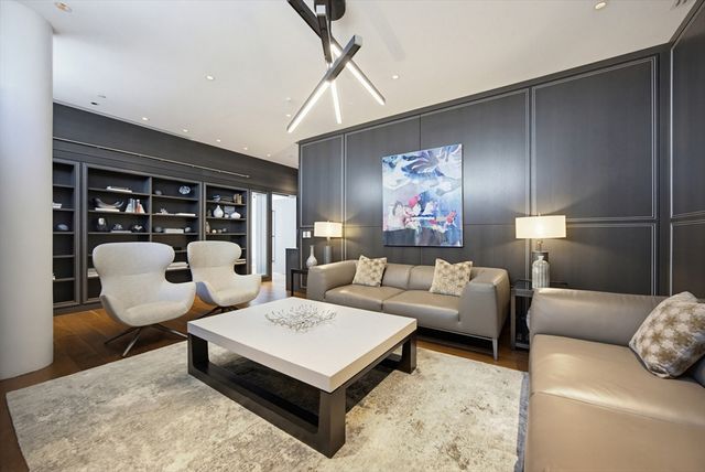 188 Brookline Ave 19D, Boston, MA 02215