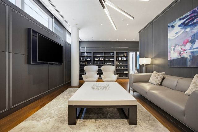 188 Brookline Ave 19D, Boston, MA 02215