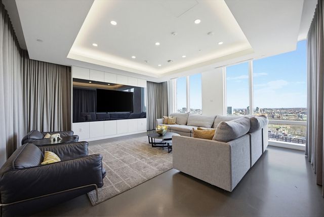 188 Brookline Ave 19D, Boston, MA 02215