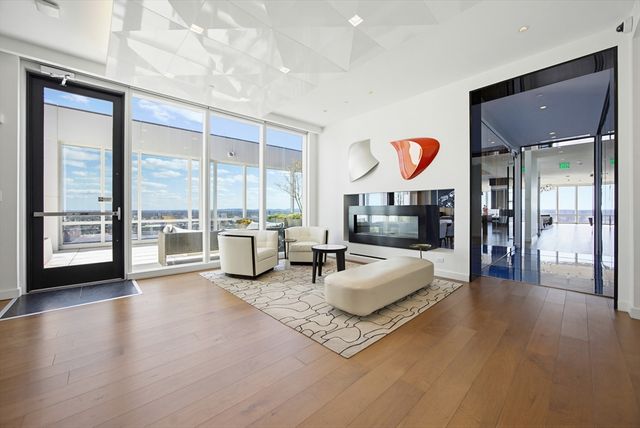 188 Brookline Ave 19D, Boston, MA 02215