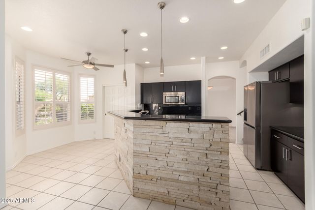 16803 S 24TH Place, Phoenix, AZ 85048