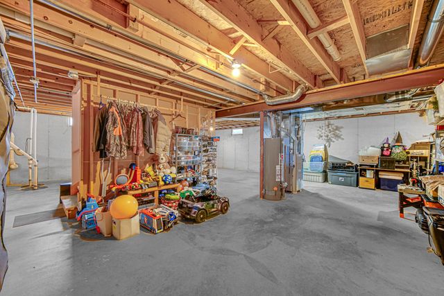 250 W 128th Place, Crown Point, IN 46307