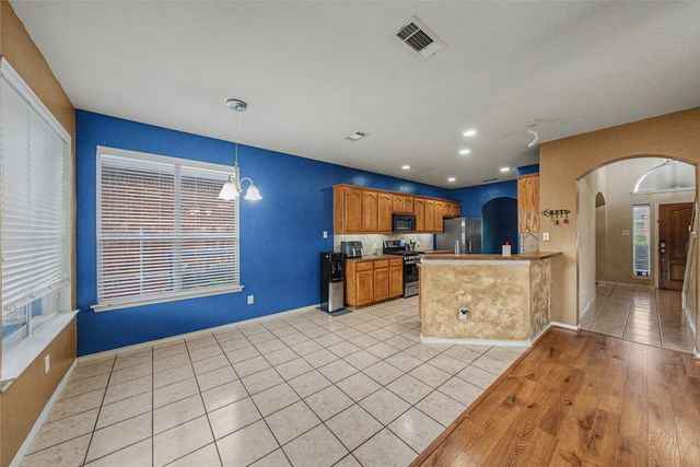 6113 Farrah Drive, Fort Worth, TX 76131