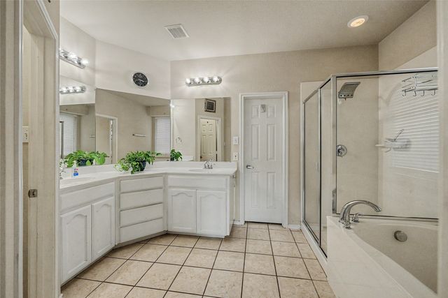 6113 Farrah Drive, Fort Worth, TX 76131