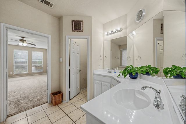 6113 Farrah Drive, Fort Worth, TX 76131