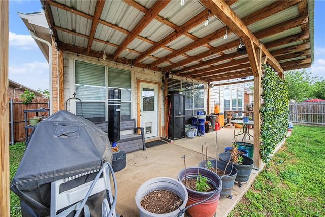 6113 Farrah Drive, Fort Worth, TX 76131