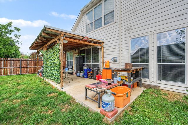 6113 Farrah Drive, Fort Worth, TX 76131