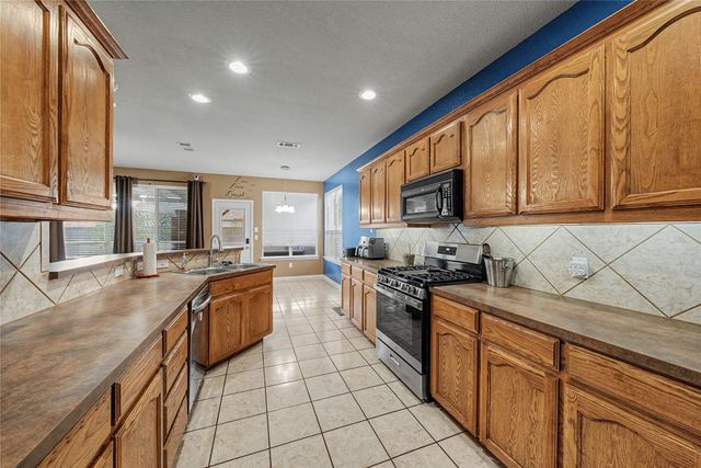 6113 Farrah Drive, Fort Worth, TX 76131