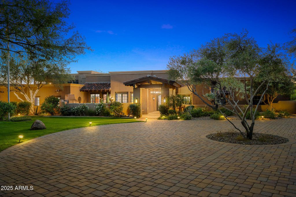 6000 N PALO CRISTI Road, Paradise Valley, AZ 85253