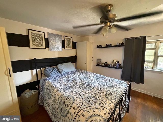 302 SPRINGTON RD, Upper Darby, PA 19082