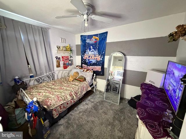 302 SPRINGTON RD, Upper Darby, PA 19082