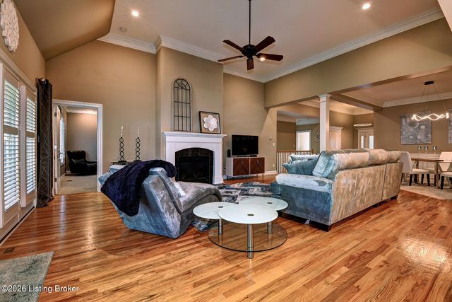 3336 Ridge Brook Cir, Louisville, KY 40245