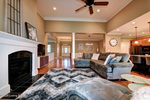 3336 Ridge Brook Cir, Louisville, KY 40245