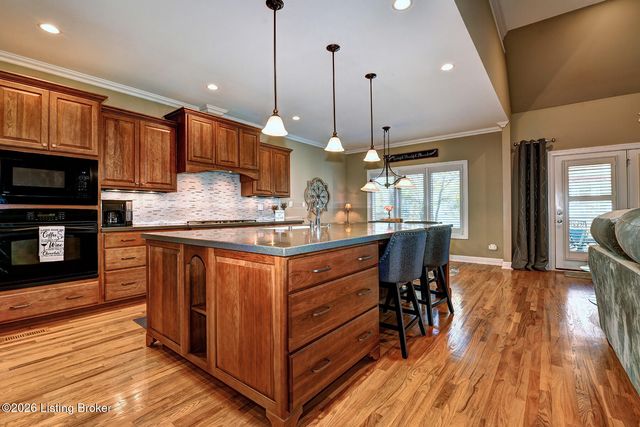 3336 Ridge Brook Cir, Louisville, KY 40245