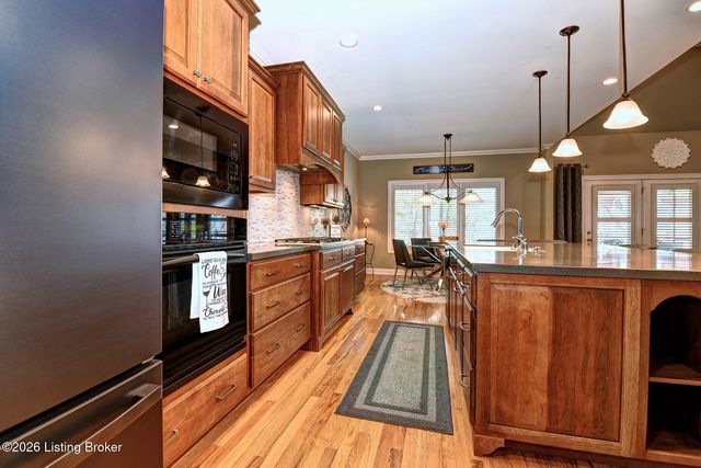 3336 Ridge Brook Cir, Louisville, KY 40245