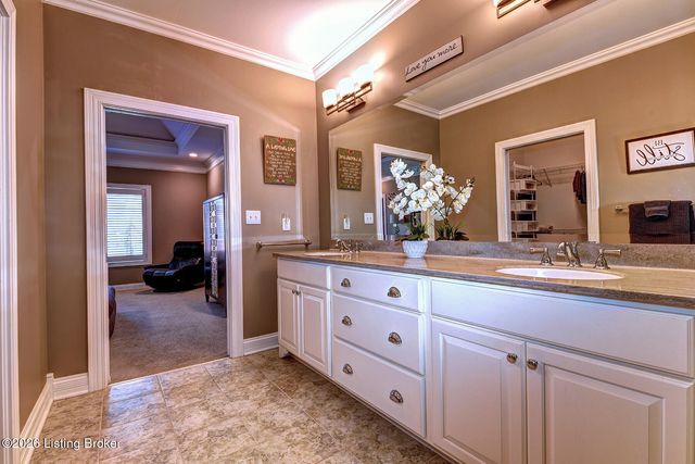 3336 Ridge Brook Cir, Louisville, KY 40245