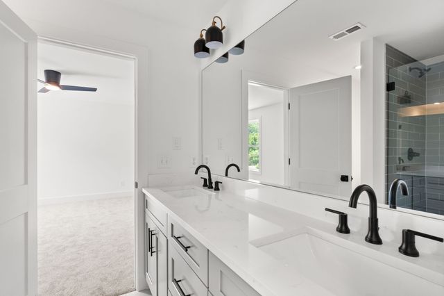 1024 Scenic View Ct, Old Hickory, TN 37138