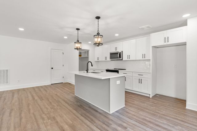 1024 Scenic View Ct, Old Hickory, TN 37138