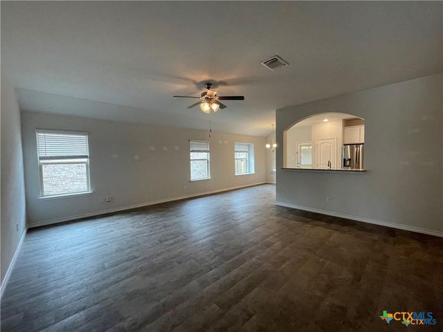 6161 Lavaca Drive, Belton, TX 76513