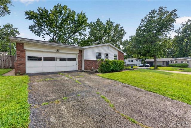 11150 Yellowstone Drive, St Louis, MO 63146
