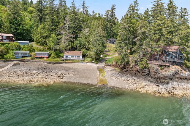 98 Hidden Cove, Lilliwaup, WA 98555
