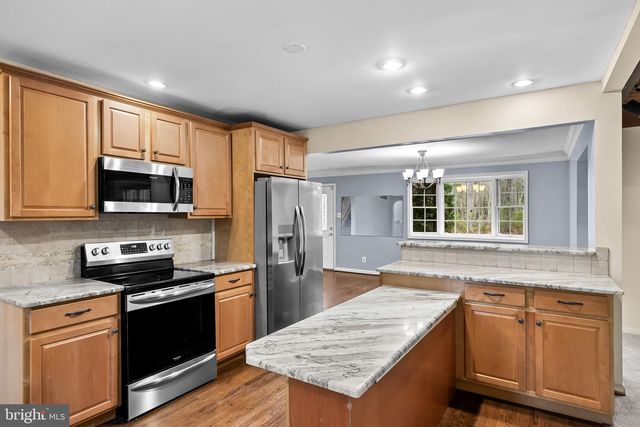 528 KETTLE RUN RD, Marlton, NJ 08053