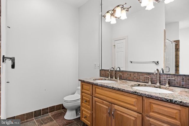 528 KETTLE RUN RD, Marlton, NJ 08053