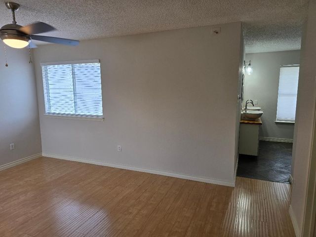 6011 Longley Court, Dallas, TX 75252