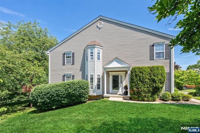 416 Green Mountain Road, Mahwah, NJ 07430