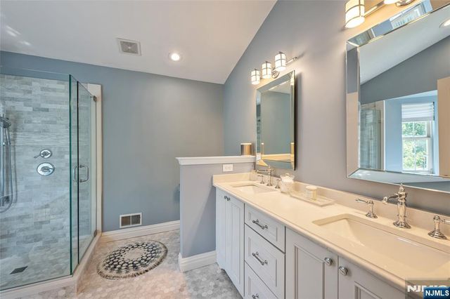 416 Green Mountain Road, Mahwah, NJ 07430