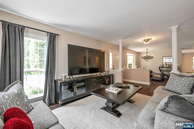 416 Green Mountain Road, Mahwah, NJ 07430
